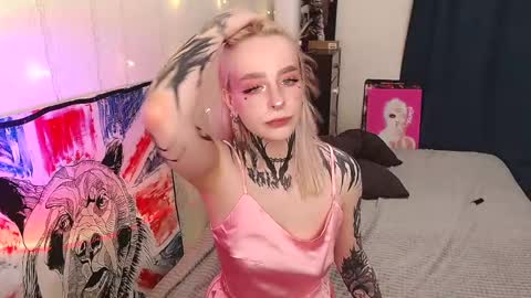 Snapshot of degradat1on chatting on 02-19-25, 03:27 degradat1on online show from 02-19-25, 03:27