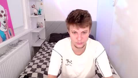 Snapshot of degradat1on chatting on 12-16-25, 12:43 degradat1on online show from 12-16-25, 12:43