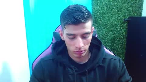 Snapshot of deiby_baby chatting on 12-15-24, 01:46 DEIBY online show from 12-15-24, 01:46