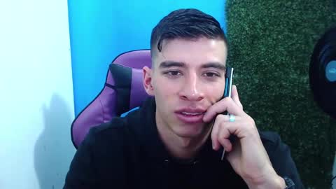 Snapshot of deiby_baby chatting on 12-17-24, 08:54 DEIBY online show from 12-17-24, 08:54