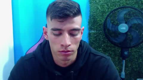 Snapshot of deiby_baby chatting on 12-22-24, 04:39 DEIBY online show from 12-22-24, 04:39