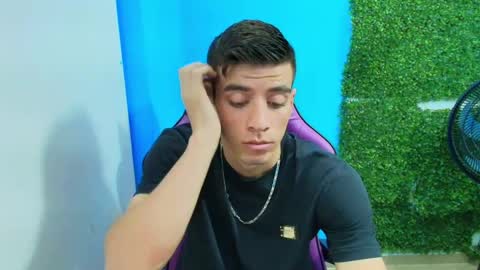 Snapshot of deiby_baby chatting on 01-23-25, 10:44 DEIBY online show from 01-23-25, 10:44