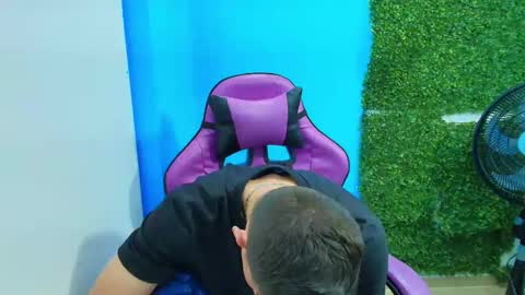 Snapshot of deiby_baby chatting on 01-24-25, 01:45 DEIBY online show from 01-24-25, 01:45