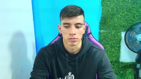 Snapshot of deiby_baby chatting on 01-28-25, 08:58 DEIBY online show from 01-28-25, 08:58