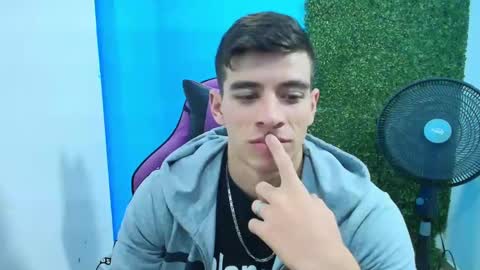 Snapshot of deiby_baby chatting on 02-08-25, 04:25 DEIBY online show from 02-08-25, 04:25