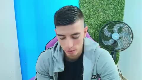 Snapshot of deiby_baby chatting on 02-09-25, 10:32 DEIBY online show from 02-09-25, 10:32