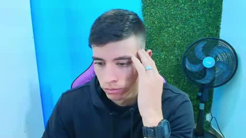 Snapshot of deiby_baby chatting on 02-12-25, 08:29 DEIBY online show from 02-12-25, 08:29