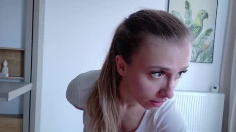 Snapshot of deidi_sweet chatting on 12-04-25, 12:58 Di online show from 12-04-25, 12:58