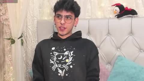 Snapshot of deimon_dust chatting on 12-01-25, 02:55 Deimon Dust online show from 12-01-25, 02:55