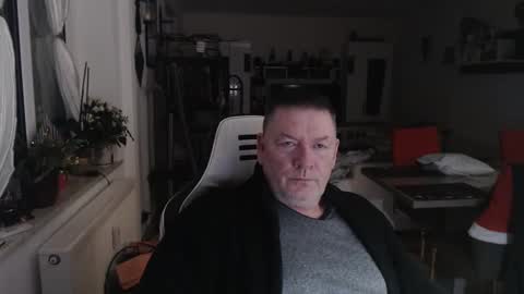 deinprinz2312 online show from 01-03-25, 05:28