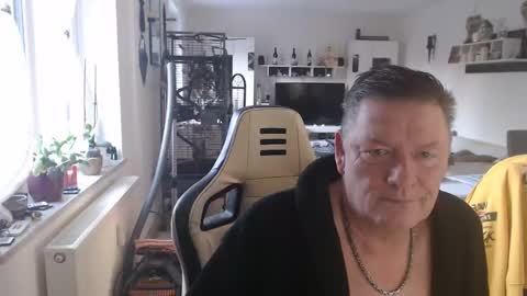 deinprinz2312 online show from 02-11-25, 07:12