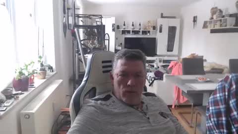 deinprinz2312 online show from 02-14-25, 08:21