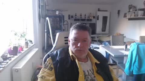 deinprinz2312 online show from 02-19-25, 07:28