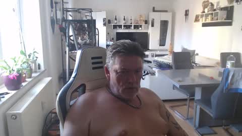 deinprinz2312 online show from 03-10-25, 01:10