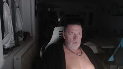 deinprinz2312 online show from 09-15-25, 02:22