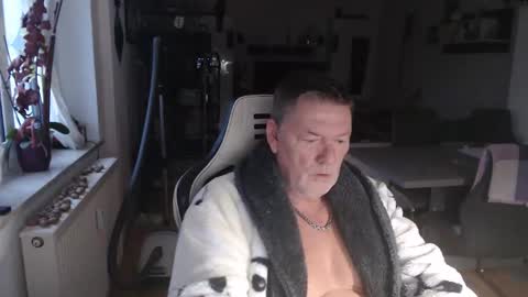 deinprinz2312 online show from 10-16-25, 05:41