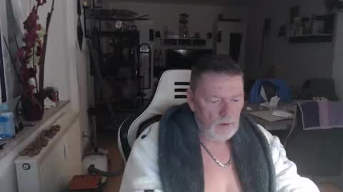 deinprinz2312 online show from 11-04-25, 05:17