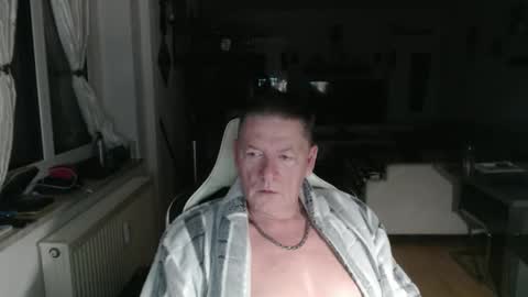 Snapshot of deinprinz2312 chatting on 04-21-26, 02:37 deinprinz2312 online show from 04-21-26, 02:37