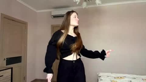 Mila online show from 02-24-26, 07:17