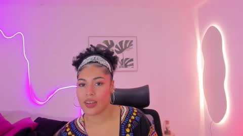Snapshot of delaylacruz chatting on 10-13-25, 09:37 D E L A Y L A online show from 10-13-25, 09:37