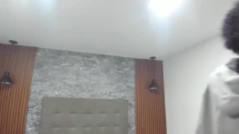Snapshot of delaylacruz chatting on 10-18-25, 11:11 D E L A Y L A online show from 10-18-25, 11:11