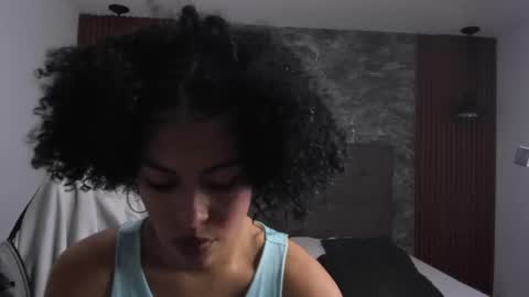 Snapshot of delaylacruz chatting on 10-19-25, 04:29 D E L A Y L A online show from 10-19-25, 04:29