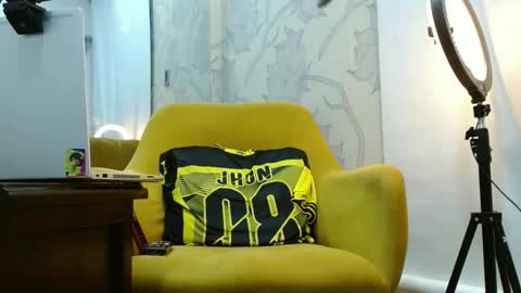 Snapshot of delglo chatting on 10-10-25, 04:55 delglo online show from 10-10-25, 04:55