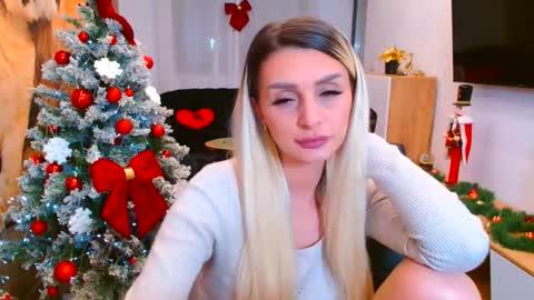 deliciaalove online show from 12-21-25, 08:27