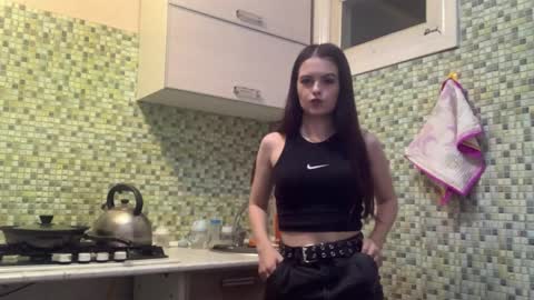 Kiki online show from 04-10-26, 05:17