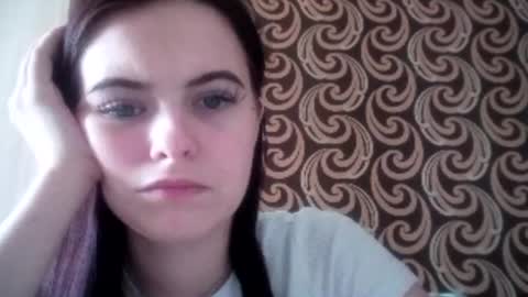 Snapshot of deliciastombaugh chatting on 06-17-26, 05:54 Kiki online show from 06-17-26, 05:54