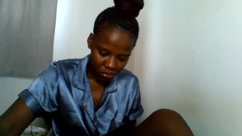 Snapshot of deliciousbabe01 chatting on 06-18-26, 06:13 EVAH online show from 06-18-26, 06:13