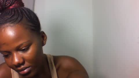 Snapshot of deliciousbabe01 chatting on 06-25-26, 02:11 EVAH online show from 06-25-26, 02:11