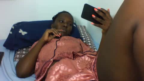 Snapshot of deliciousbabe01 chatting on 07-19-26, 03:27 EVAH online show from 07-19-26, 03:27