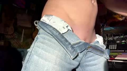 Snapshot of delightfuldance chatting on 09-17-25, 04:03 delightfuldance online show from 09-17-25, 04:03