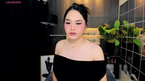 Tyra Colins online show from 10-20-25, 02:45