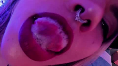 Snapshot of delilah_fix chatting on 12-05-25, 09:00 della online show from 12-05-25, 09:00