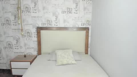 Snapshot of delilaquinn chatting on 11-21-25, 07:45 delilaquinn online show from 11-21-25, 07:45