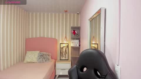 Snapshot of delilaquinn chatting on 12-01-25, 07:19 delilaquinn online show from 12-01-25, 07:19