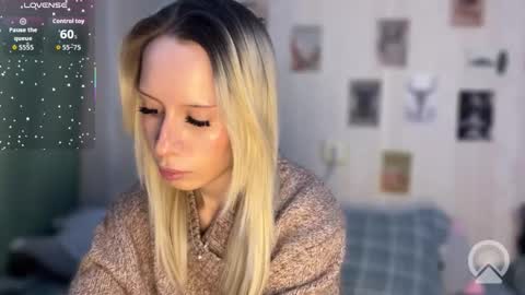 Snapshot of dellacampbell chatting on 02-04-26, 02:12 Della online show from 02-04-26, 02:12