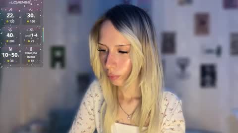 Snapshot of dellacampbell chatting on 02-09-26, 03:38 Della online show from 02-09-26, 03:38