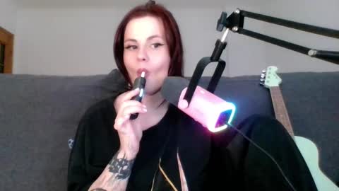 dellacrush_ online show from 03-05-25, 05:39