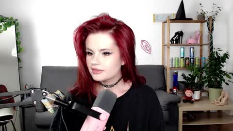 dellacrush_ online show from 09-17-25, 05:25