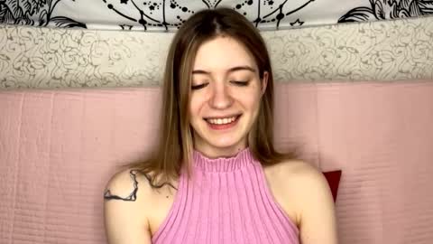 Sia online show from 03-25-26, 01:28