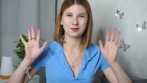 Snapshot of deloresklecha chatting on 11-25-25, 07:58 Katrin online show from 11-25-25, 07:58