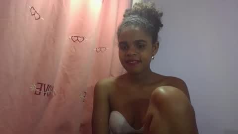 Snapshot of delphineee chatting on 04-08-26, 05:29 delphine online show from 04-08-26, 05:29