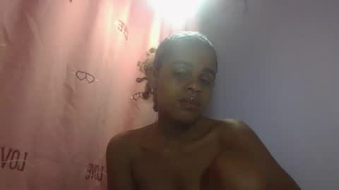 Snapshot of delphineee chatting on 04-09-26, 01:38 delphine online show from 04-09-26, 01:38