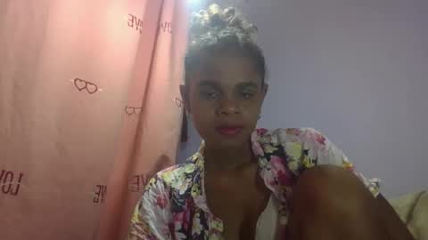 Snapshot of delphineee chatting on 04-16-26, 04:13 delphine online show from 04-16-26, 04:13