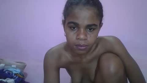 Snapshot of delphineee chatting on 04-21-26, 03:35 delphine online show from 04-21-26, 03:35