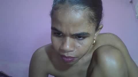 Snapshot of delphineee chatting on 04-21-26, 04:34 delphine online show from 04-21-26, 04:34