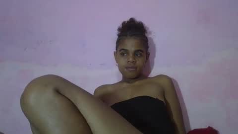 Snapshot of delphineee chatting on 04-23-26, 03:30 delphine online show from 04-23-26, 03:30